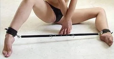 Adjustable Length Bondage Spreader Bar